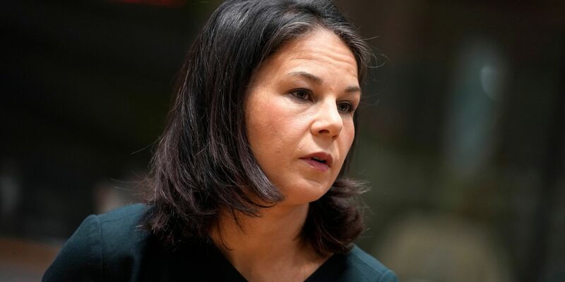 «Wir müssen den Druck auf beide Seiten erhöhen»: Bundesaußenministerin Annalena Baerbock. - Foto: Virginia Mayo/AP/dpa