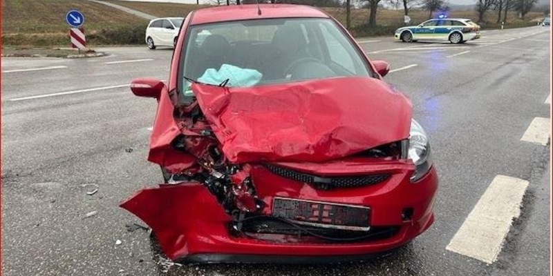 POL-PDLD: Verkehrsunfall mit 4 Verletzten - Foto: presseportal.de