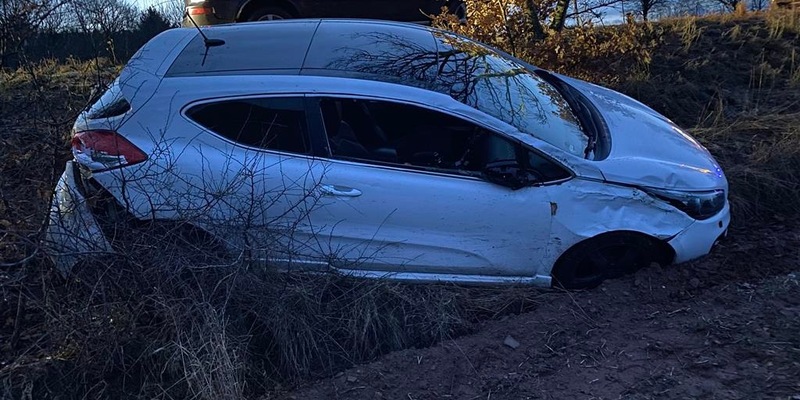 POL-PDWIL: Verkehrsunfall mit flüchtigem Langholz-Transporter - Foto: presseportal.de