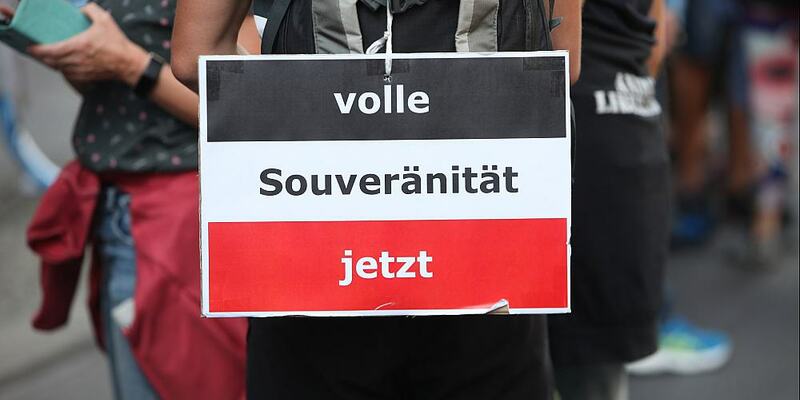 Reichsbürger bei Demo von Corona-Skeptikern - Foto: über dts Nachrichtenagentur