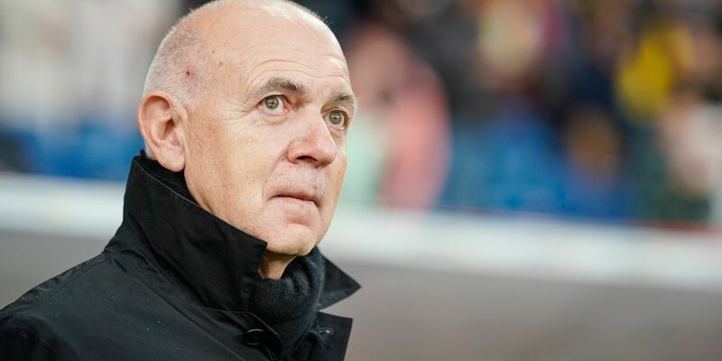 DFB-Präsident Bernd Neuendorf hat sich mit klaren Worten in die aktuelle Gesellschaftsdebatte um Rechtsextremismus eingeschaltet. - Foto: Uwe Anspach/dpa