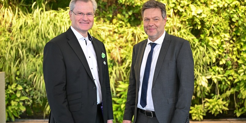 Vizekanzler Robert Habeck gemeinsam mit rheinland-pfälzischen Spitzenpolitikerinnen zu Besuch bei Werner & Mertz - Foto: presseportal.de