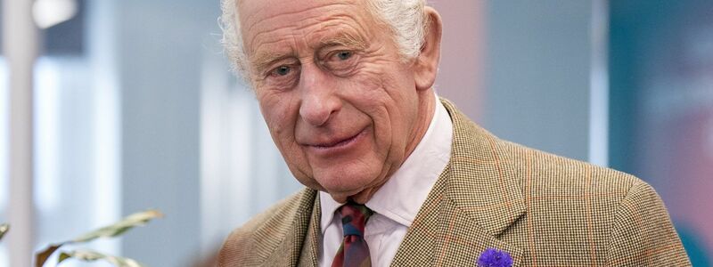 Muss sich einer Prostata-OP unterziehen:  König Charles III. ist in London. - Foto: Jane Barlow/PA Wire/dpa