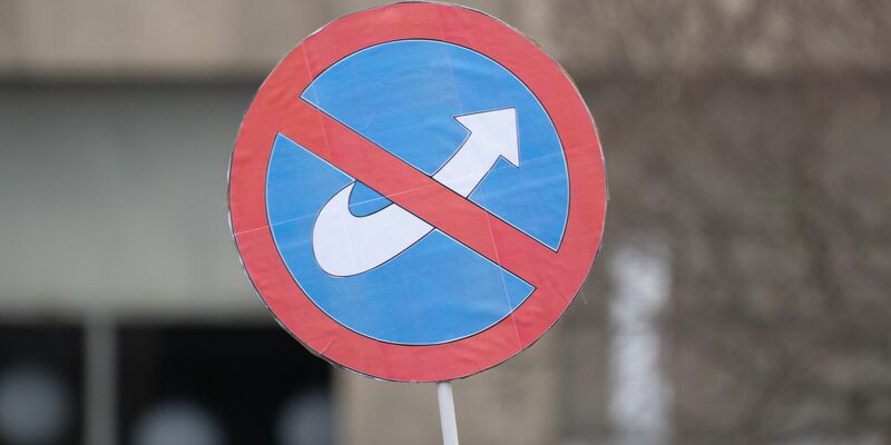 59 Prozent der befragten Wahlberechtigten bewerten ein Verbot bestimmter AfD-Landesverbände als eine «sehr gute Idee» oder eine «eher gute Idee». - Foto: Sebastian Kahnert/dpa