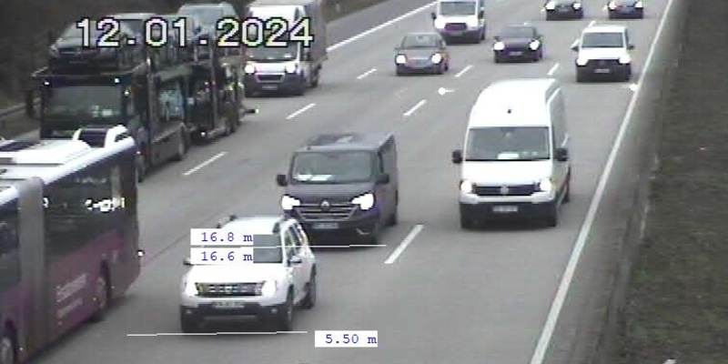 POL-DA: Darmstadt: Polizei kontrolliert Abstand/9 Meter zum Vordermann bei 128 km/h - Foto: presseportal.de