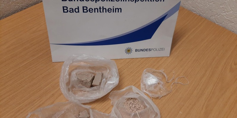 BPOL-BadBentheim: Heroin in der Unterhose und Kokain im Mund / 52-Jähriger bei Drogenschmuggel erwischt - Foto: presseportal.de