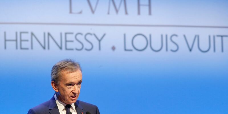 Der französische Millardär Bernard Arnault ist der  Vorsitzende des Luxusgiganten LVMH. - Foto: Michel Euler/AP/dpa