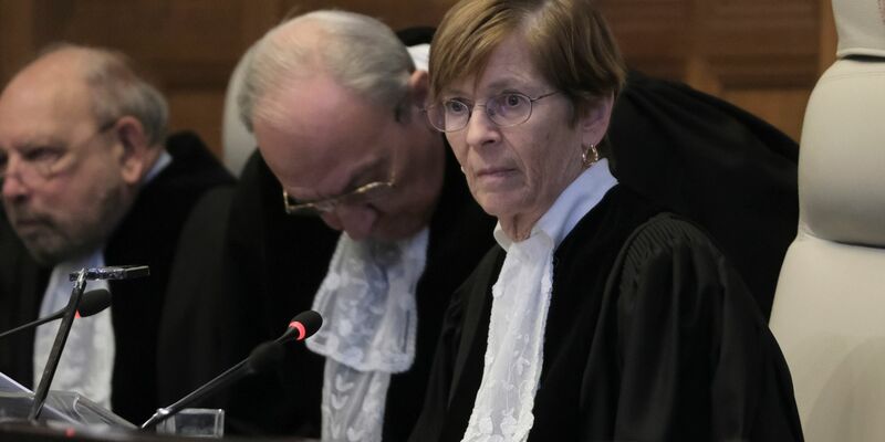 Ein Blick auf den Friedenspalast, in dem der Internationale Gerichtshof untergebracht ist. Südafrika hatte Israel Ende Dezember vor diesem verklagt. Nun möchte das Land erneut per Eilantrag gegen Israel vorgehen. - Foto: Patrick Post/AP/dpa