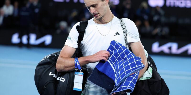 Alexander Zverev verlor sein Halbfinale gegen Daniil Medwedew trotz 2:0-Satzführung. - Foto: Asanka Brendon Ratnayake/AP