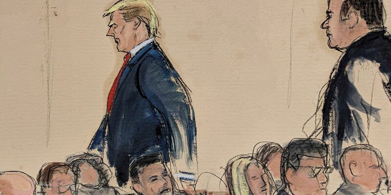 Diese Gerichtssaal-Skizze zeigt, wie der ehemalige Präsidenten Donald Trump (l) gefolgt von seinem Rechtsbeistand Boris Epshteyn den Gerichtssaal verlässt. - Foto: Elizabeth Williams/AP/dpa