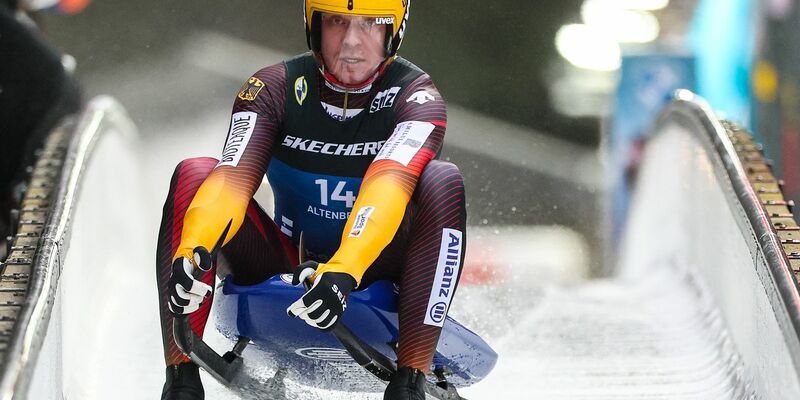 Vor dem Einsitzer-Rennen mit Max Langenhan zeigt sich Felix Loch selbstbewusst. - Foto: Jan Woitas/dpa