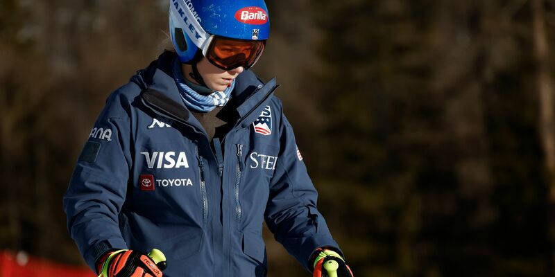 Shiffrin ist bei der Abfahrt in Cortina d'Ampezzo gestürzt und setzt nun zunächst aus. - Foto: Gabriele Facciotti/AP