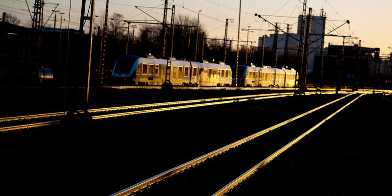 Derzeit läuft ein mehrtägiger Streik bei der Deutschen Bahn. - Foto: Hauke-Christian Dittrich/dpa