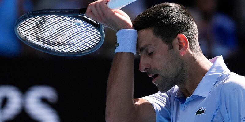Muss sich im Halbfinale der Australian Open geschlagen geben: Novak Djokovic. - Foto: Andy Wong/AP