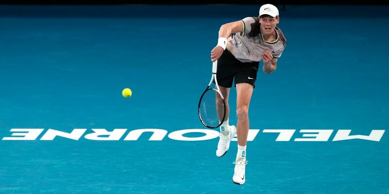 Jannik Sinner hat das Finale der Australian Open gewonnen. - Foto: Alessandra Tarantino/AP/dpa