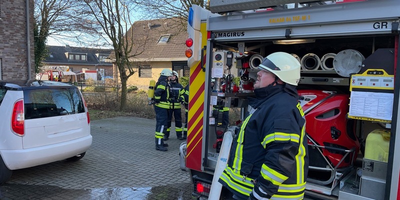 Feuerwehr Kalkar: Wohnungsbrand in Kalkar Grieth - Foto: presseportal.de