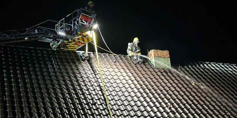 FW-GE: Außergewöhnlicher Schornsteinbrand in einer alten Scheune in Gelsenkirchen-Beckhausen - Foto: presseportal.de