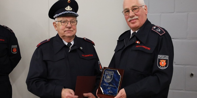 FW-KLE: Heinrich Hartmann 50 Jahre aktiv im Spielmannszug Reichswalde der Feuerwehr Kleve - Foto: presseportal.de