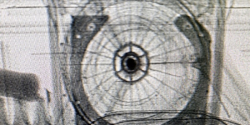 HZA-UL: Moldawier schmuggelt Zigaretten in Waschmaschine - Foto: presseportal.de