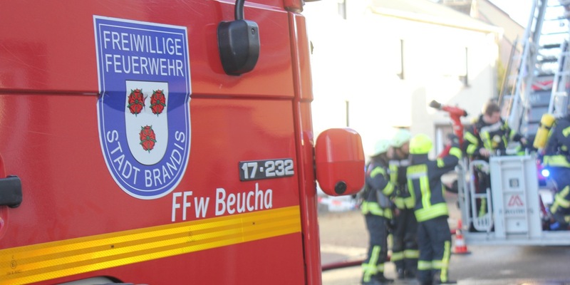 FW LK Leipzig: Dachstuhlbrand in Brandis - Foto: presseportal.de