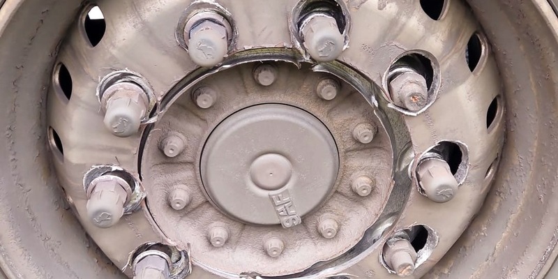 POL-MI: Verkehrsunsicherer LKW kontrolliert - Foto: presseportal.de