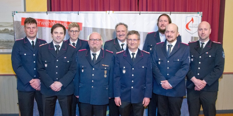 FW-RD: Jahreshauptversammlung der Feuerwehr Holzbunge - Ehrungen für 140 Jahre Feuerwehrzugehörigkeit und 90-jähriges Jubiläum im Mai 2024 - Foto: presseportal.de