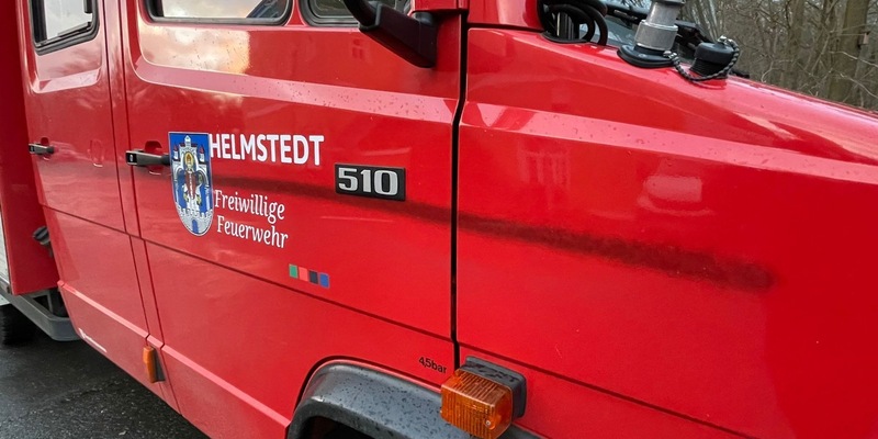 FW Helmstedt: Korrektur Telefonnummer: Sachbeschädigung an Feuerwehrfahrzeug in Emmerstedt - Foto: presseportal.de