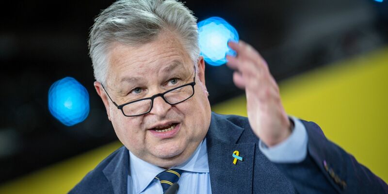 «UNRWA droht, ein schwarzes Loch zu werden. Seine Struktur ist fehleranfällig und überholt», sagt FDP-Fraktionsvize Michael Link. - Foto: Michael Kappeler/dpa