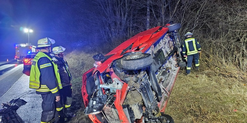 FW Königswinter: Fahrzeuge überschlagen sich auf der Autobahn A3 - Foto: presseportal.de