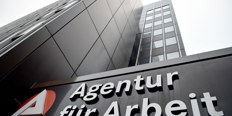 Mehr Menschen in Deutschland haben sich arbeitslos gemeldet. - Foto: Caroline SeidSeidel-Dißmannel/dpa