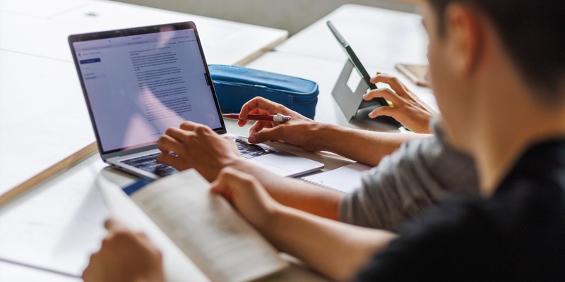 Nachrichten statt Fake News - Junge Menschen fit für den Medienalltag machen / Eine Kooperation von jule : Initiative junge Leser und #UseTheNews zum Jahr der Nachricht - Foto: presseportal.de