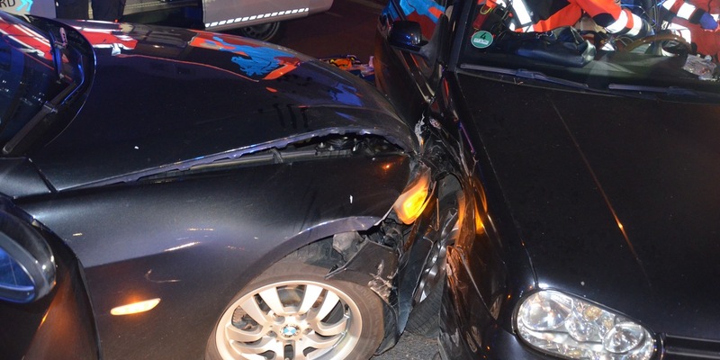 POL-HF: Seniorin bei Unfall lebensgefährlich verletzt- Gegenverkehr übersehen - Foto: presseportal.de