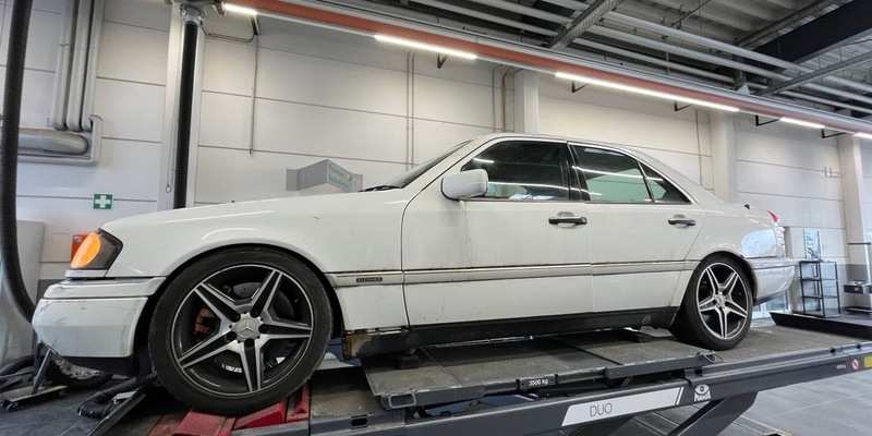 POL-D: Bilk - Südring - Eher Schrott als Hot - Verkehrsdienst zieht DaimlerChrysler aus dem Verkehr - Foto: presseportal.de