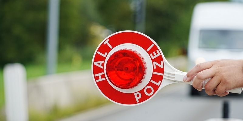 Bundespolizeidirektion München: Unbekannter Täter schleust 21 meist syrische Staatsangehörige Zeugenaufruf der Bundespolizeiinspektion Freilassing - Foto: presseportal.de