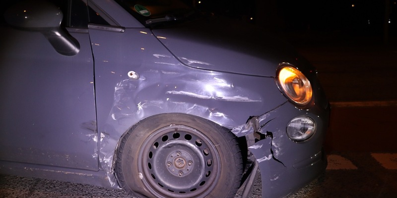 POL-HF: Unfall in Grundstückszufahrt- Kreuzenden Verkehr übersehen - Foto: presseportal.de