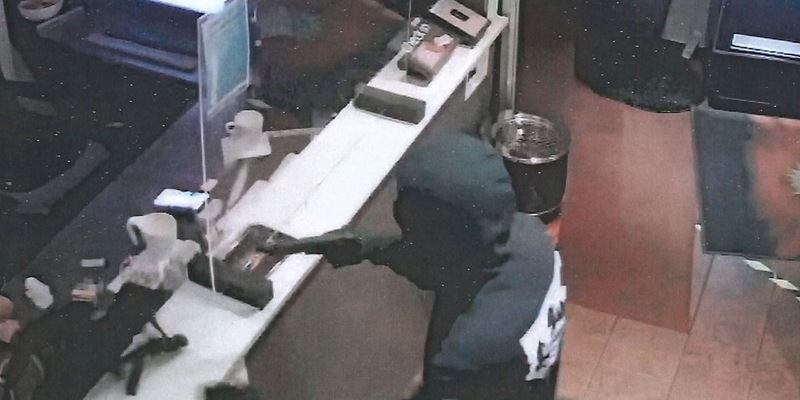 POL-LM: Räuber gesucht - Öffentlichkeitsfahndung mit Bildmaterial der Videoüberwachung - Foto: presseportal.de