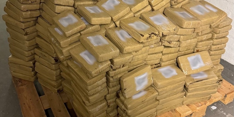 POL-F: 240201 - 0113 Frankfurt am Main / Hamburg / Leverkusen: Beschlagnahmung von über 500 Kilogramm Kokain - Foto: presseportal.de