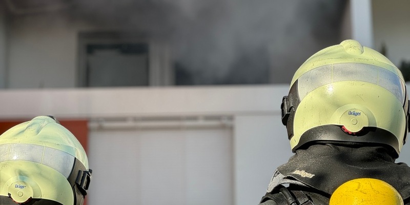 FW Dresden: Wohnungsbrand - Rauchwarnmelder alarmiert die Nachbarn - Foto: presseportal.de