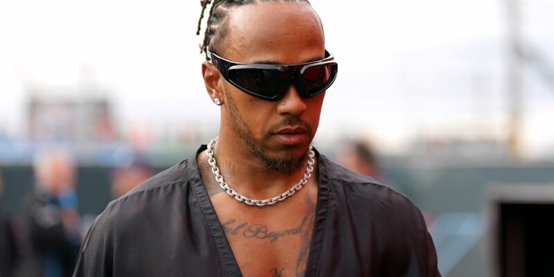 Lewis Hamilton soll sich Berichten zufolge 2025 Ferrari anschließen. - Foto: Tim Goode/Press Association/dpa