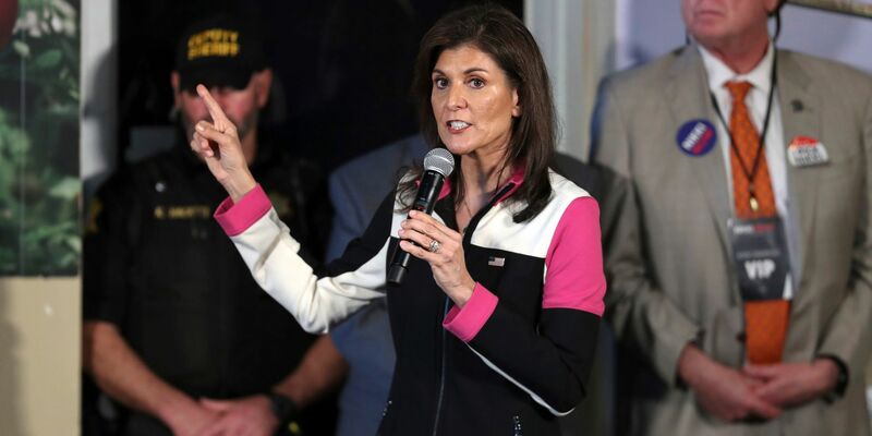 Einige Beobachter hatten erwartet, dass Nikki Haley relativ schnell nach der Abstimmung in New Hampshire vor mehr als einer Woche hinschmeißen könnte. - Foto: Artie Walker Jr./FR171867 AP/AP/dpa