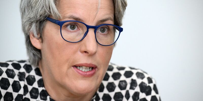 Die Missbrauchsbeauftragte Kerstin Claus kritisiert den Umgang der evangelischen Kirche mit Betroffenen sexualisierter Gewalt. - Foto: Bernd von Jutrczenka/dpa