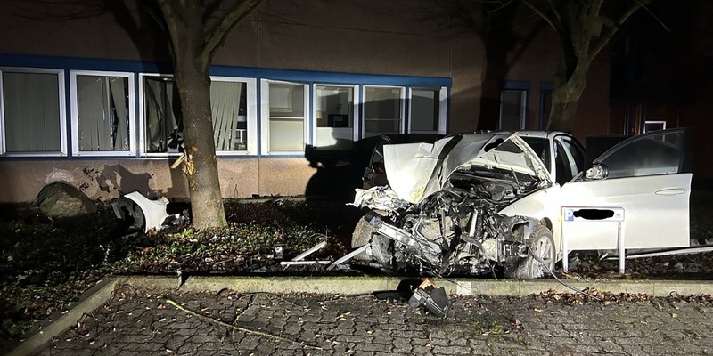 POL-PDLU: Römerberg - Verkehrsunfall mit mehreren verletzten Insassen - Foto: presseportal.de