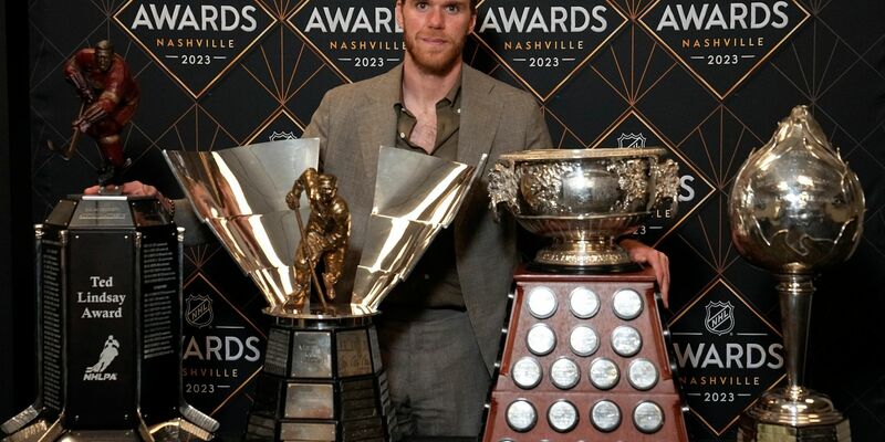 Der kanadische Eishockeyprofi gewann die NHL All-Star Skills 2024. - Foto: George Walker IV/AP/dpa/Archivbild