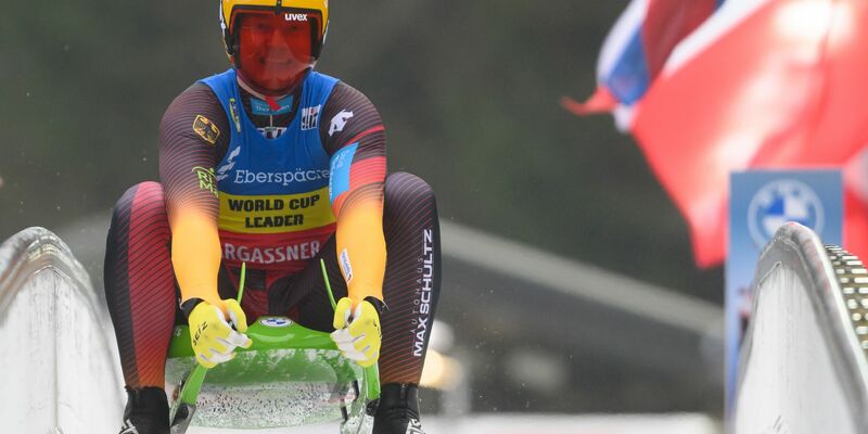 Kam nach einem Fahrfehler im ersten Lauf noch zum Sieg: Max Langenhan. - Foto: Robert Michael/dpa