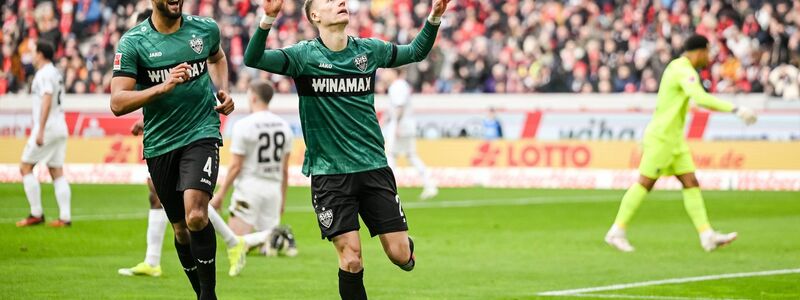 Traumstart für den VfB: Deniz Undav (l) netzt früh zum 1:0 ein. - Foto: Harry Langer/dpa