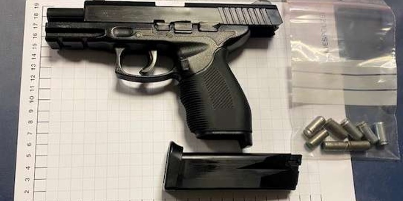 BPOL NRW: Bundespolizisten stellen Waffe bei Minderjährigem fest - Foto: presseportal.de