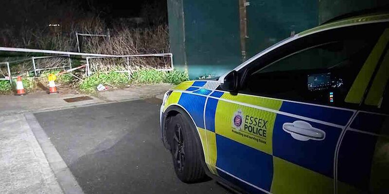 In Essex wurde eine Frau schwer verletzt aufgefunden und verstarb noch am Tatort. - Foto: Essex Police/PA Media/dpa