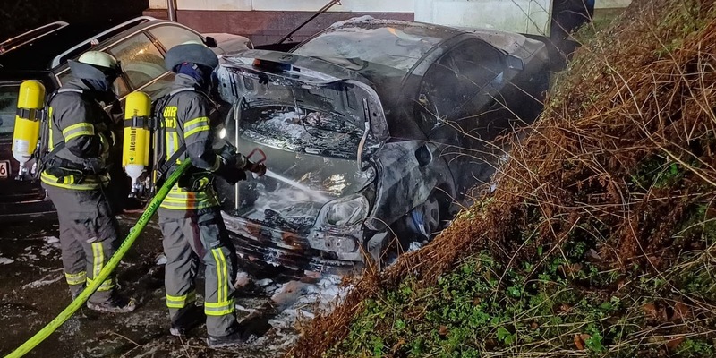 FW-EN: Wetter (Ruhr) - Fahrzeugbrand in der Nacht - Foto: presseportal.de