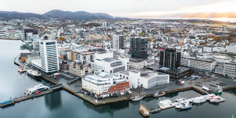 Skyline von Bodø: Die Kulturhauptstadt nördlich des Polarkreises hat 54.000 Einwohner. - Foto: ---/Visit Bodø/dpa