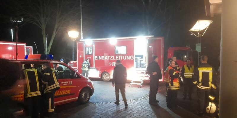 Polizei und Rettungskräfte suchten stundenlang nach einem zweijährigen Jungen. - Foto: Medienkontor Fulda/dpa